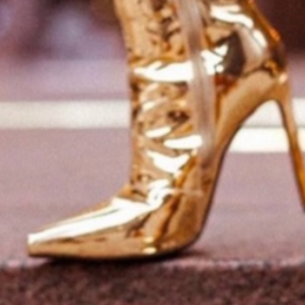 My favorite beautiful high-heeled shoes